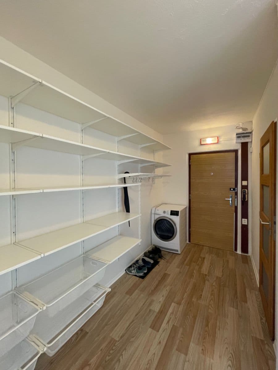 1 bedroom with open-plan kitchen flat to rent, 43 m², Rezlerova, Prague, Prague 1 bedroom with open-plan kitchen flat to rent, 43 m², Rezlerova, Prague, Prague