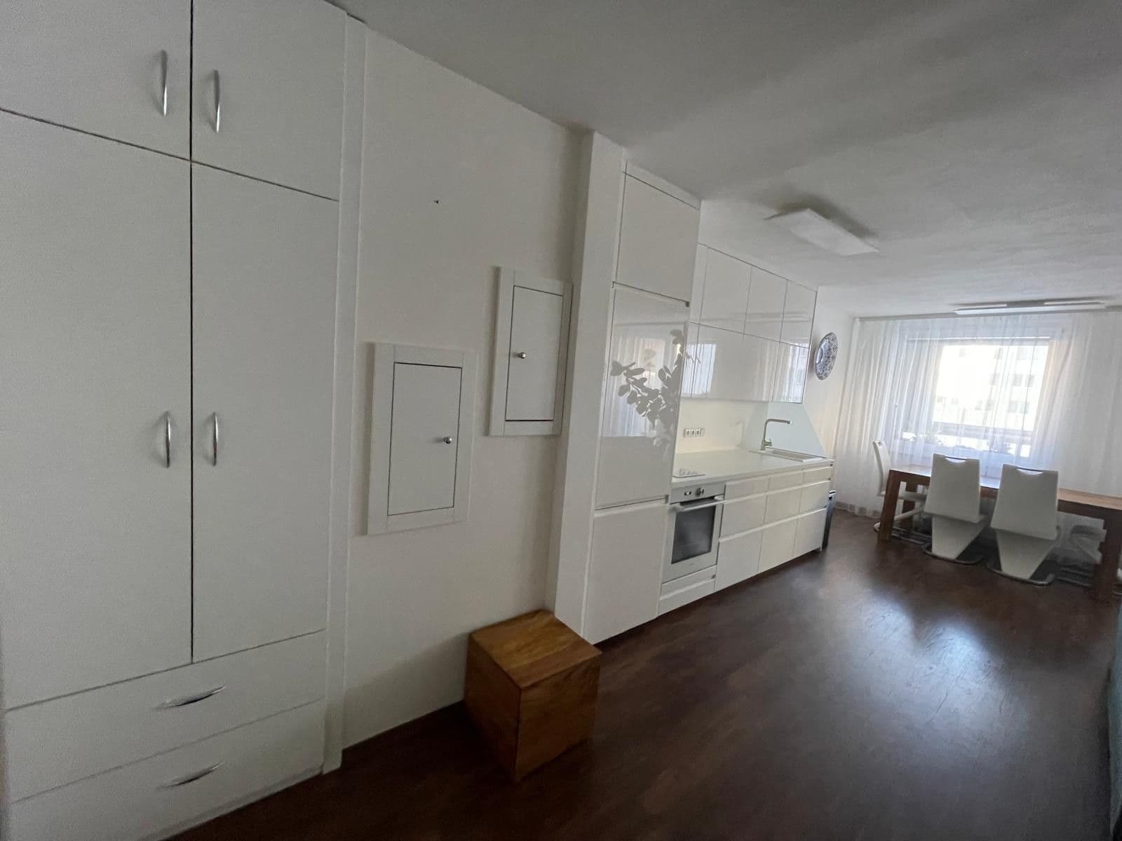 2 bedroom with open-plan kitchen flat to rent, 82 m², Jeseniova, Prague, Prague 2 bedroom with open-plan kitchen flat to rent, 82 m², Jeseniova, Prague, Prague