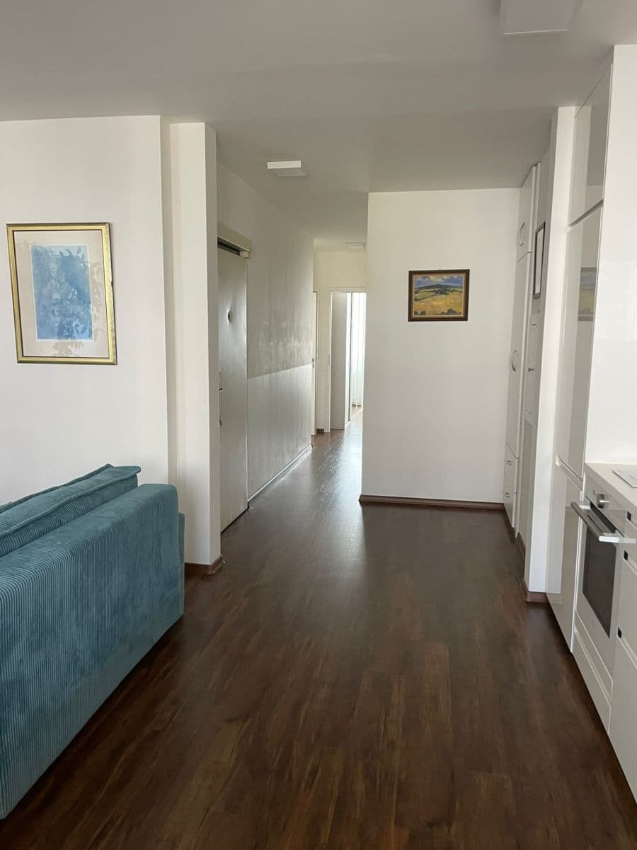 2 bedroom with open-plan kitchen flat to rent, 82 m², Jeseniova, Prague, Prague 2 bedroom with open-plan kitchen flat to rent, 82 m², Jeseniova, Prague, Prague