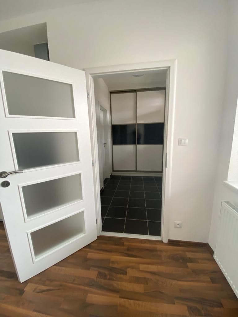 Studio flat to rent, 36 m², Masarykovo náměstí, Mnichovice, Středočeský Region Studio flat to rent, 36 m², Masarykovo náměstí, Mnichovice, Středočeský Region