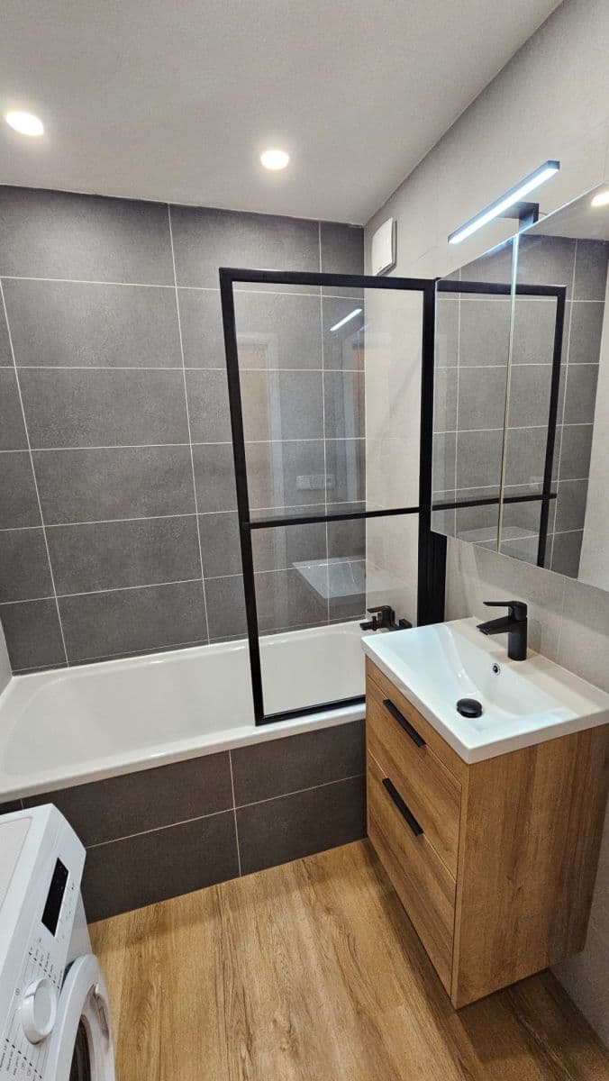 2 bedroom with open-plan kitchen flat to rent, 74 m², Lamačova, Prague, Prague 2 bedroom with open-plan kitchen flat to rent, 74 m², Lamačova, Prague, Prague