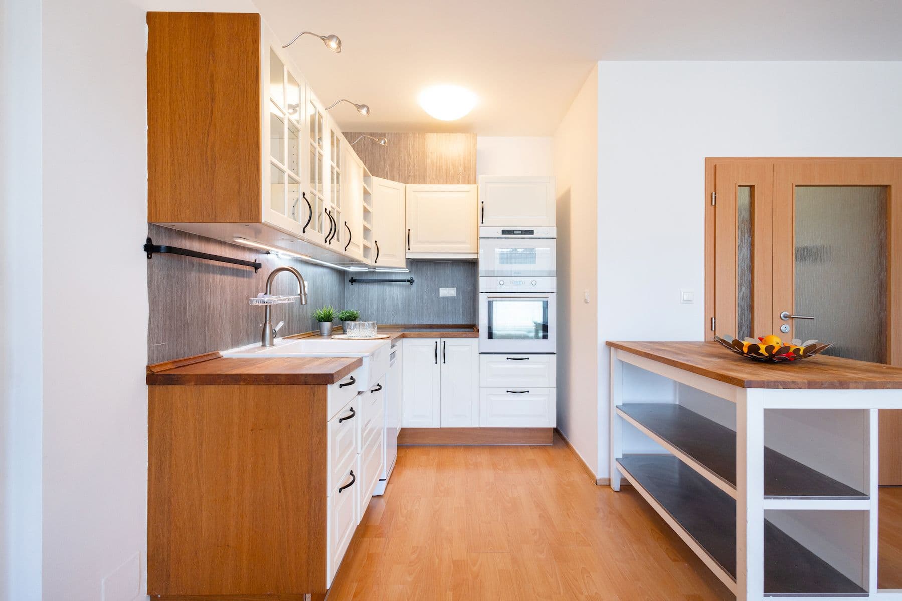 2 bedroom with open-plan kitchen flat for sale, 78 m², Nepelova, Prague, Prague 2 bedroom with open-plan kitchen flat for sale, 78 m², Nepelova, Prague, Prague