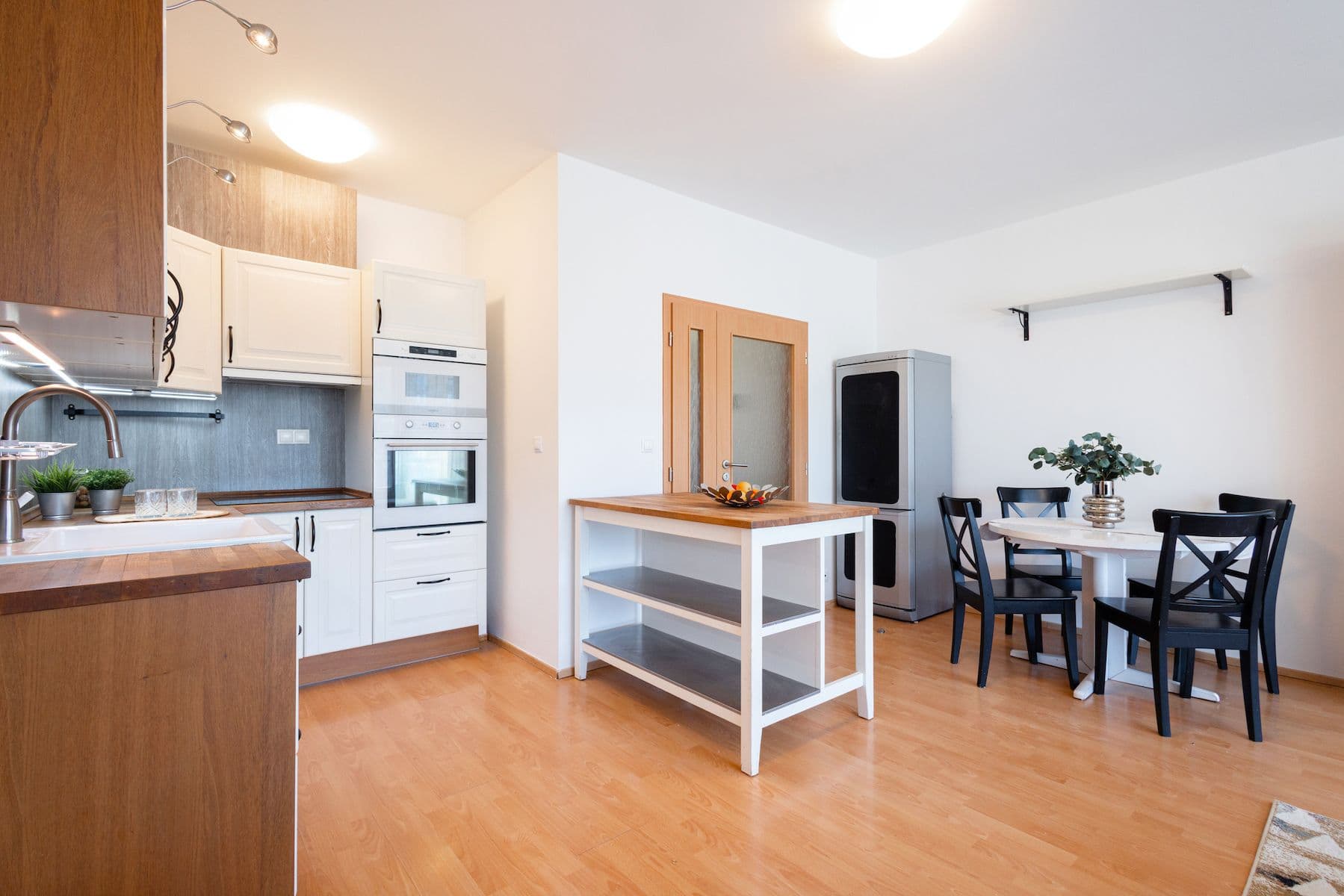 2 bedroom with open-plan kitchen flat for sale, 78 m², Nepelova, Prague, Prague 2 bedroom with open-plan kitchen flat for sale, 78 m², Nepelova, Prague, Prague