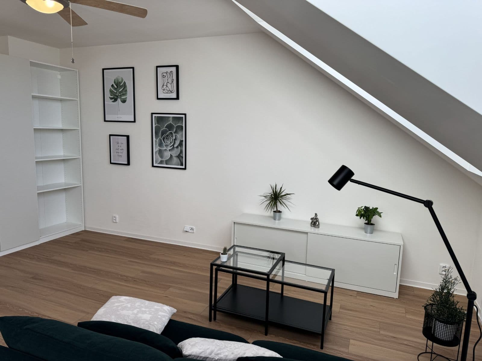 1 bedroom with open-plan kitchen flat to rent, 88 m², Hřímalého, Plzeň, Plzeňský Region 1 bedroom with open-plan kitchen flat to rent, 88 m², Hřímalého, Plzeň, Plzeňský Region