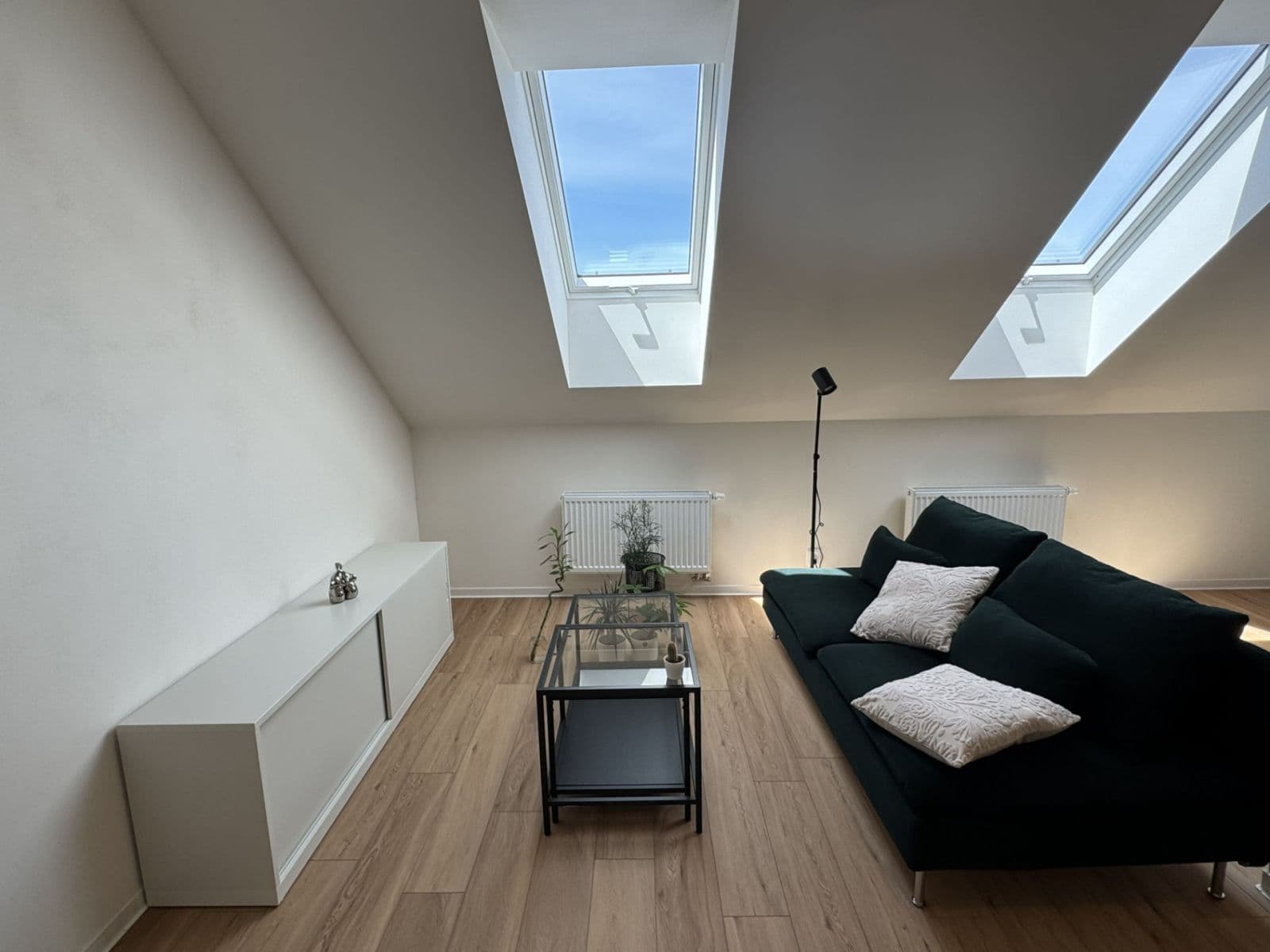 1 bedroom with open-plan kitchen flat to rent, 88 m², Hřímalého, Plzeň, Plzeňský Region 1 bedroom with open-plan kitchen flat to rent, 88 m², Hřímalého, Plzeň, Plzeňský Region