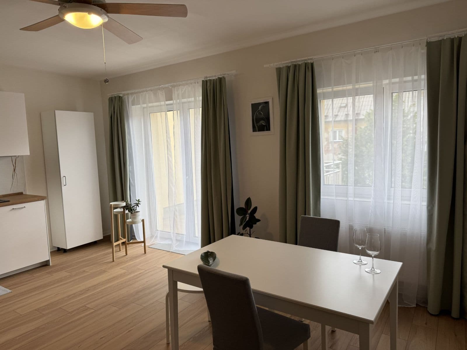 1 bedroom with open-plan kitchen flat to rent, 88 m², Hřímalého, Plzeň, Plzeňský Region 1 bedroom with open-plan kitchen flat to rent, 88 m², Hřímalého, Plzeň, Plzeňský Region