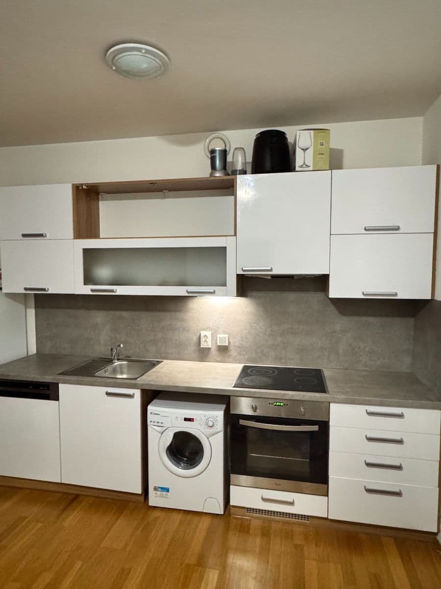 1 bedroom with open-plan kitchen flat to rent, 48 m², Vítězná, Ostrava, Moravskoslezský Region 1 bedroom with open-plan kitchen flat to rent, 48 m², Vítězná, Ostrava, Moravskoslezský Region