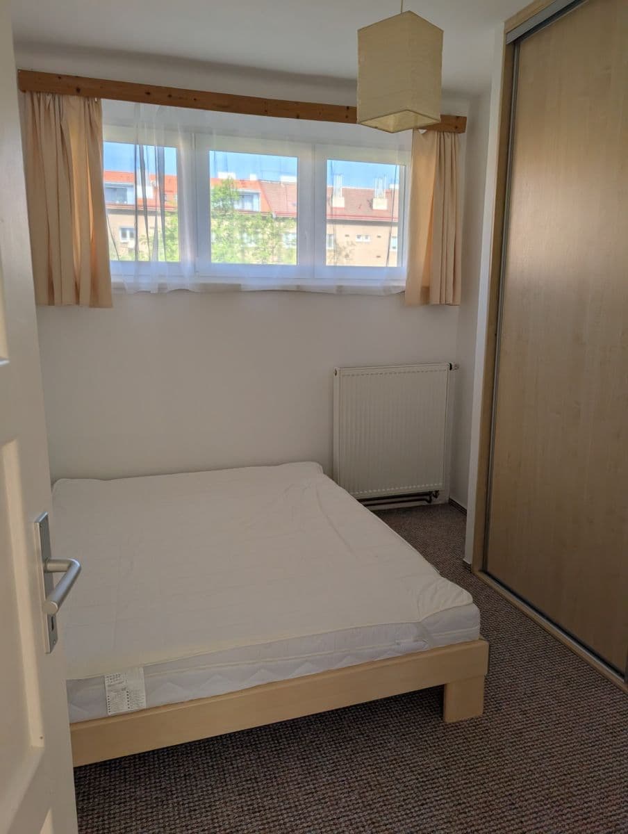 1 bedroom with open-plan kitchen flat to rent, 42 m², Humpolecká, Prague, Prague 1 bedroom with open-plan kitchen flat to rent, 42 m², Humpolecká, Prague, Prague