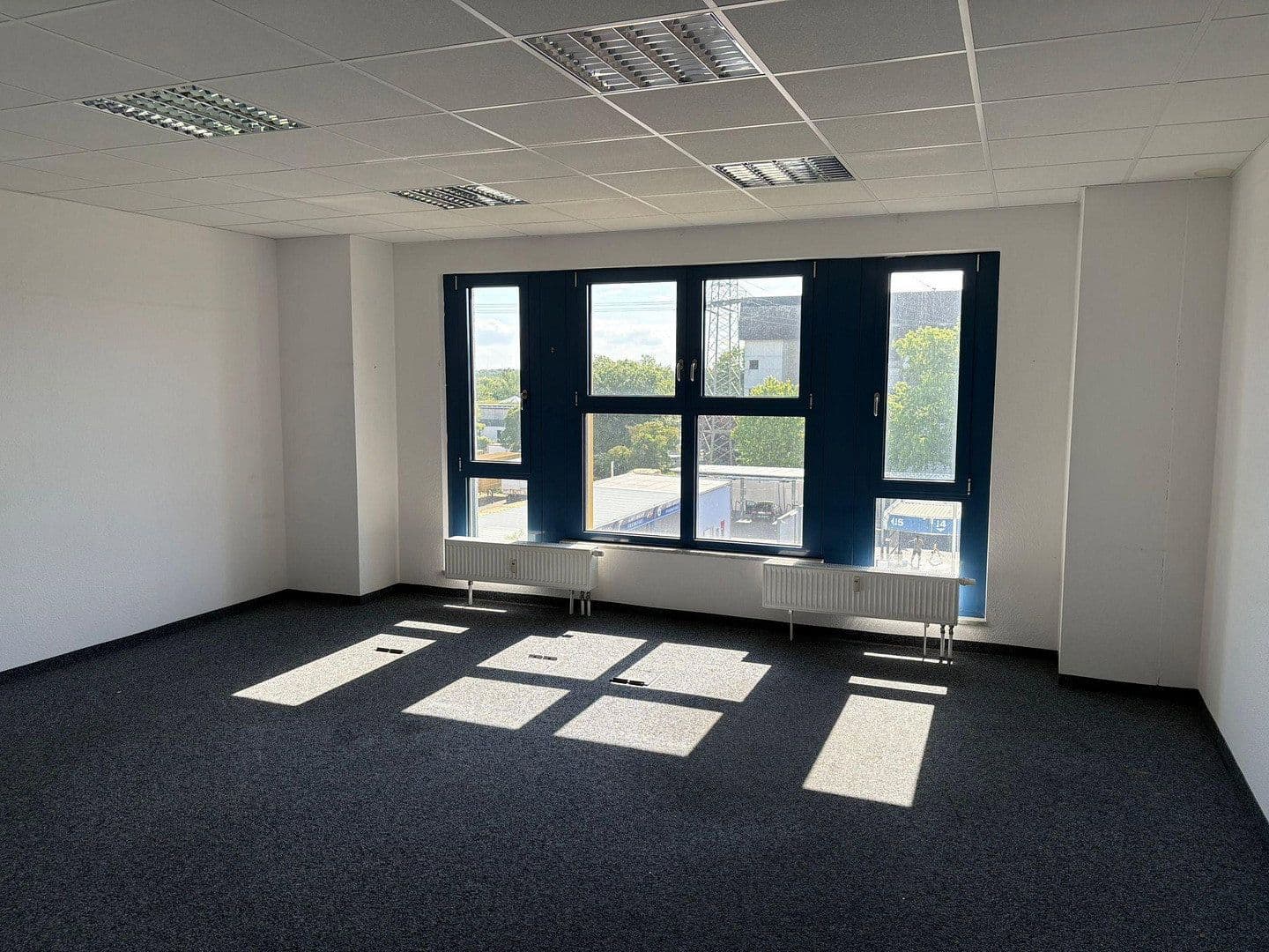 office to rent, 50 m², Berner Str. 71, Frankfurt - Nieder-Eschbach, Hesse office to rent, 50 m², Berner Str. 71, Frankfurt - Nieder-Eschbach, Hesse