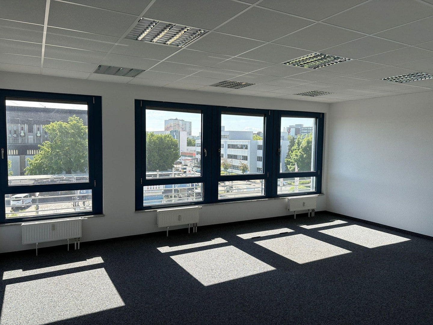 office to rent, 50 m², Berner Str. 71, Frankfurt - Nieder-Eschbach, Hesse office to rent, 50 m², Berner Str. 71, Frankfurt - Nieder-Eschbach, Hesse