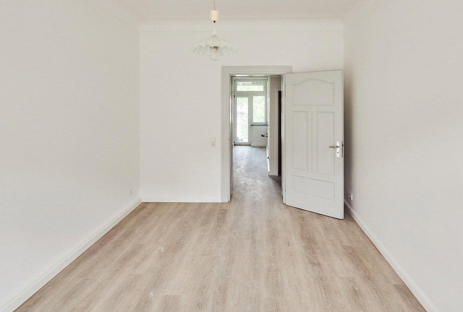 2 bedroom with open-plan kitchen flat to rent, 96 m², Düsseldorf, North Rhine-Westphalia 2 bedroom with open-plan kitchen flat to rent, 96 m², Düsseldorf, North Rhine-Westphalia