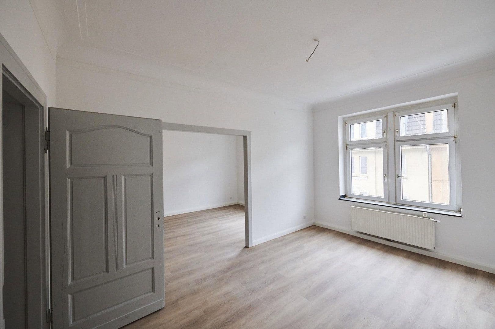 2 bedroom with open-plan kitchen flat to rent, 96 m², Düsseldorf, North Rhine-Westphalia 2 bedroom with open-plan kitchen flat to rent, 96 m², Düsseldorf, North Rhine-Westphalia