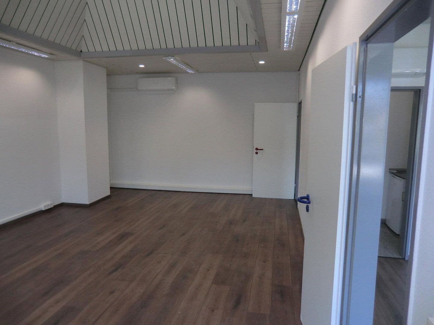 office to rent, 112 m², Maybachstr. 3, Karlsruhe, Baden-Württemberg office to rent, 112 m², Maybachstr. 3, Karlsruhe, Baden-Württemberg