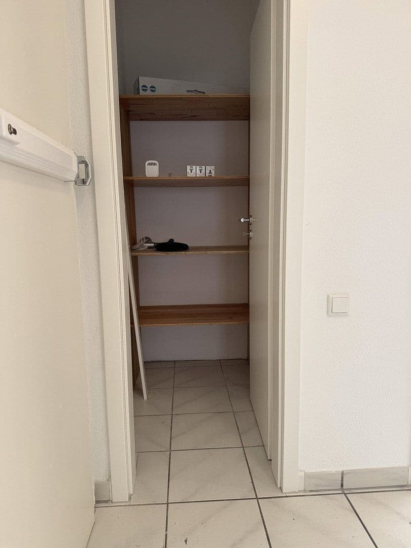 3 bedroom flat to rent, 90 m², Rheinallee 137, Düsseldorf, North Rhine-Westphalia 3 bedroom flat to rent, 90 m², Rheinallee 137, Düsseldorf, North Rhine-Westphalia