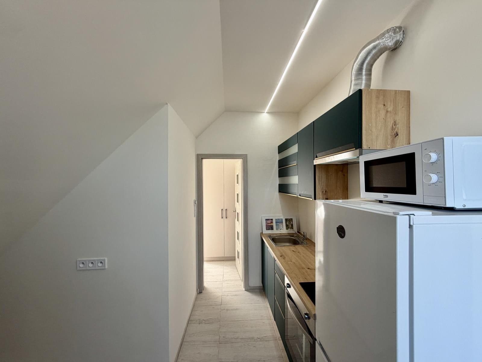 1 bedroom with open-plan kitchen flat to rent, 35 m², Na Jarově, Prague, Prague 1 bedroom with open-plan kitchen flat to rent, 35 m², Na Jarově, Prague, Prague