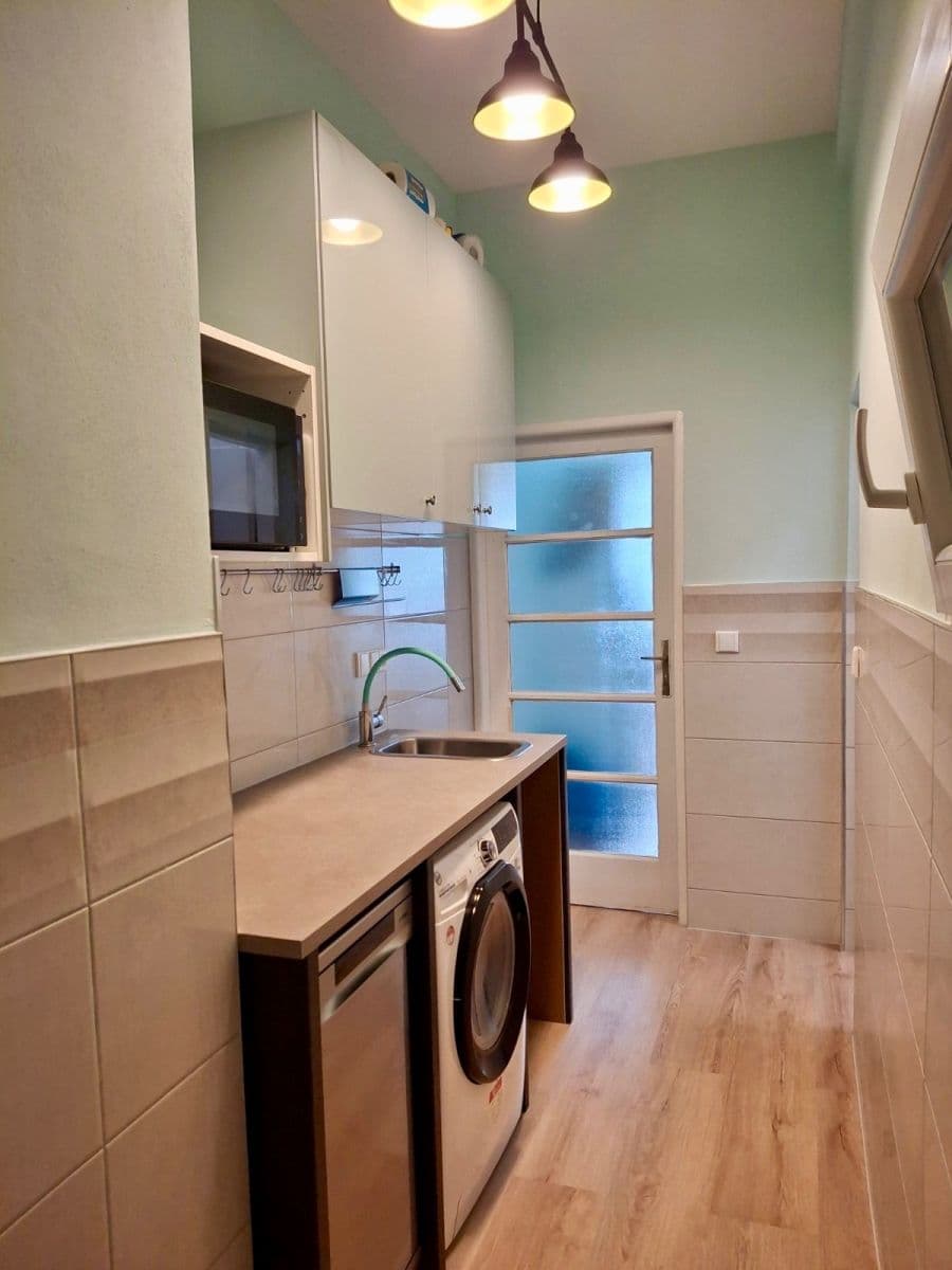 Studio flat to rent, 24 m², V Horní Stromce, Prague, Prague Studio flat to rent, 24 m², V Horní Stromce, Prague, Prague