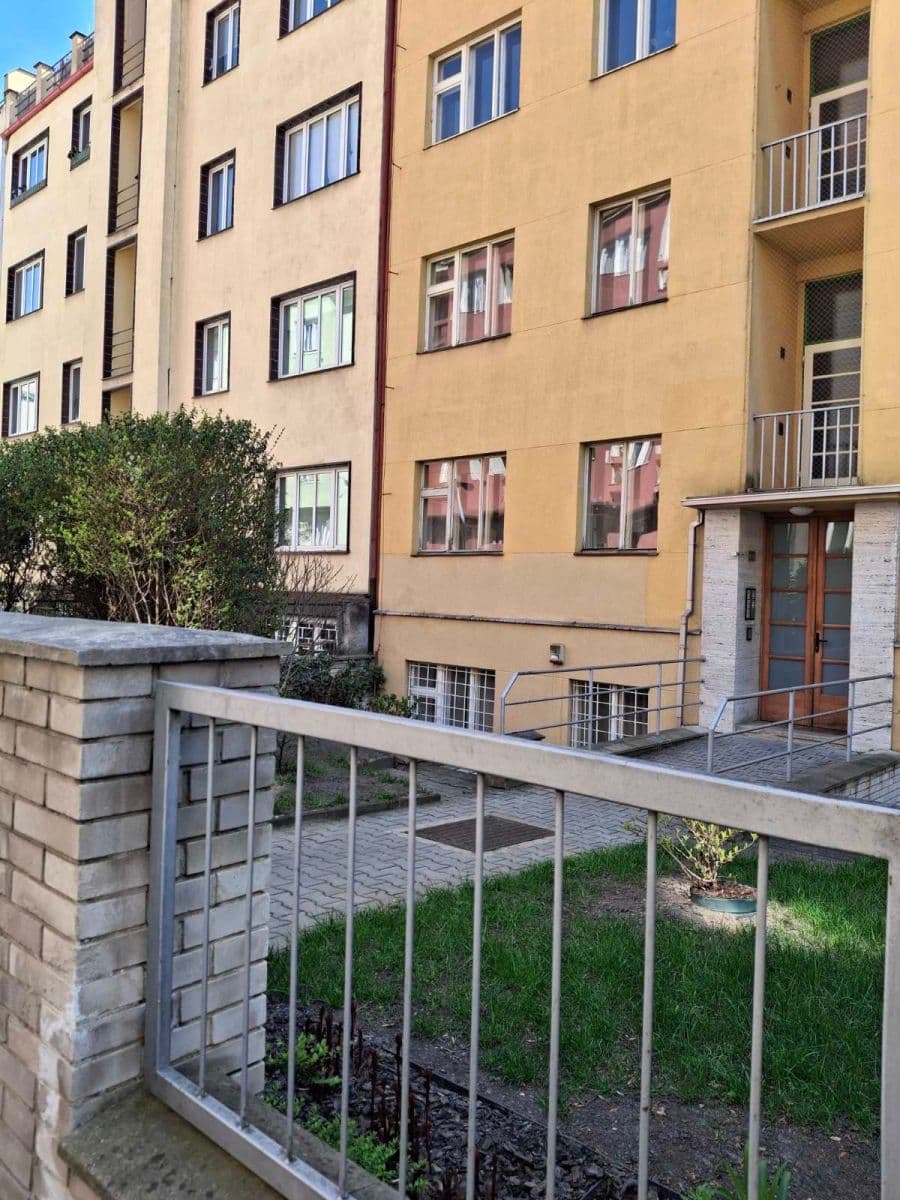 Studio flat to rent, 24 m², V Horní Stromce, Prague, Prague Studio flat to rent, 24 m², V Horní Stromce, Prague, Prague