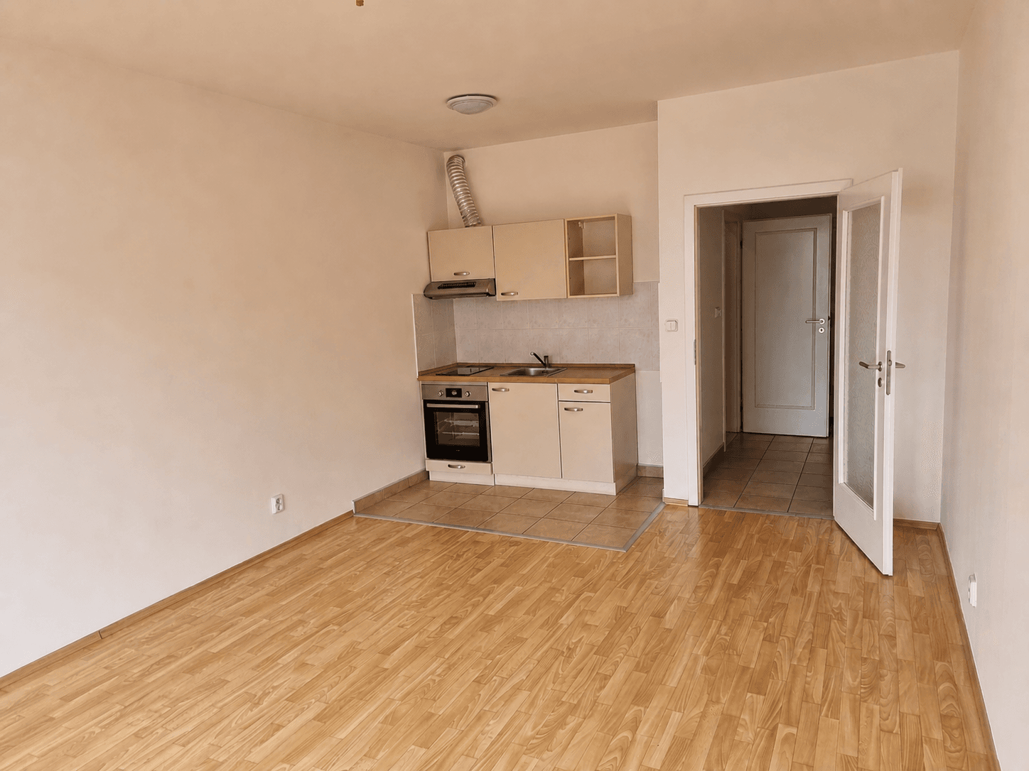 Studio flat to rent, 30 m², Pešlova, Prague, Prague Studio flat to rent, 30 m², Pešlova, Prague, Prague