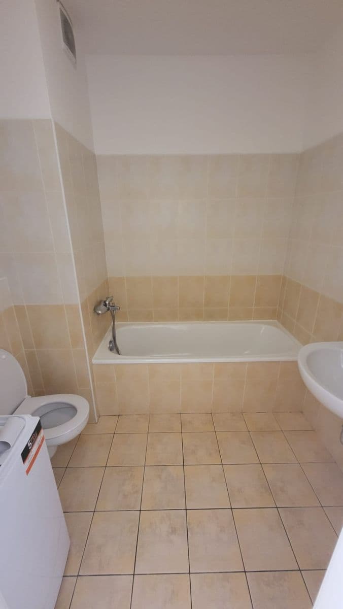 Studio flat to rent, 30 m², Pešlova, Prague, Prague Studio flat to rent, 30 m², Pešlova, Prague, Prague