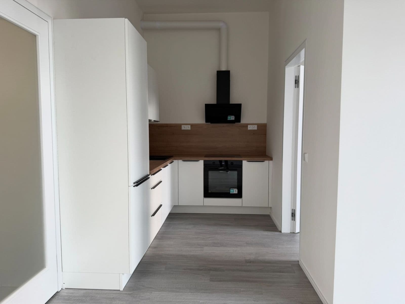 1 bedroom with open-plan kitchen flat to rent, 57 m², Malešická, Prague, Prague 1 bedroom with open-plan kitchen flat to rent, 57 m², Malešická, Prague, Prague