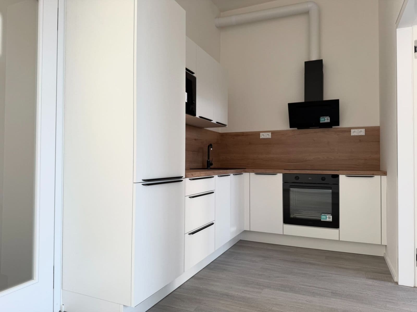 1 bedroom with open-plan kitchen flat to rent, 57 m², Malešická, Prague, Prague 1 bedroom with open-plan kitchen flat to rent, 57 m², Malešická, Prague, Prague
