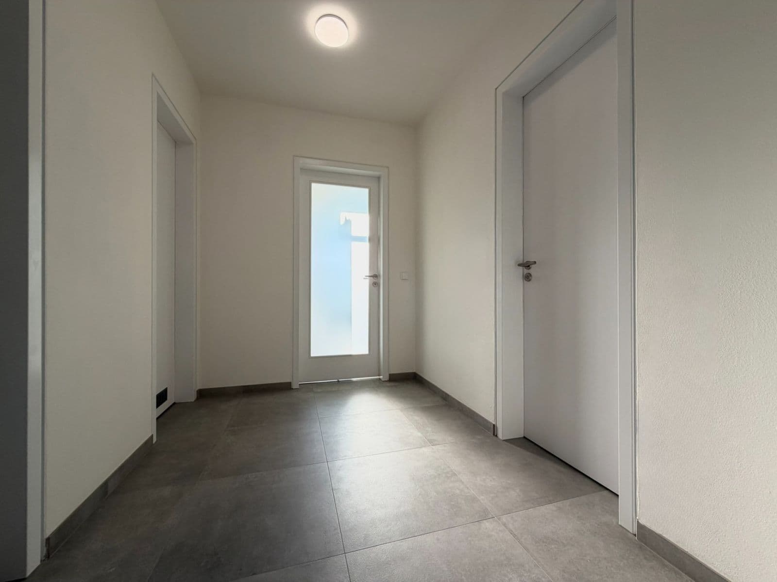 1 bedroom with open-plan kitchen flat to rent, 57 m², Malešická, Prague, Prague 1 bedroom with open-plan kitchen flat to rent, 57 m², Malešická, Prague, Prague