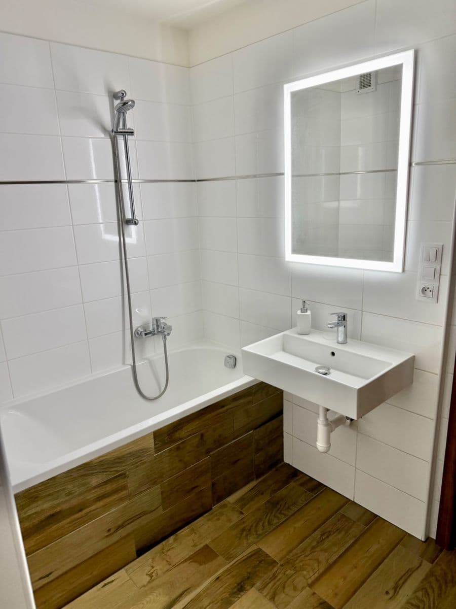 2 bedroom with open-plan kitchen flat to rent, 60 m², Habartická, Prague, Prague 2 bedroom with open-plan kitchen flat to rent, 60 m², Habartická, Prague, Prague