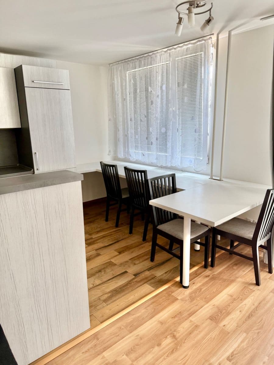 2 bedroom with open-plan kitchen flat to rent, 60 m², Habartická, Prague, Prague 2 bedroom with open-plan kitchen flat to rent, 60 m², Habartická, Prague, Prague