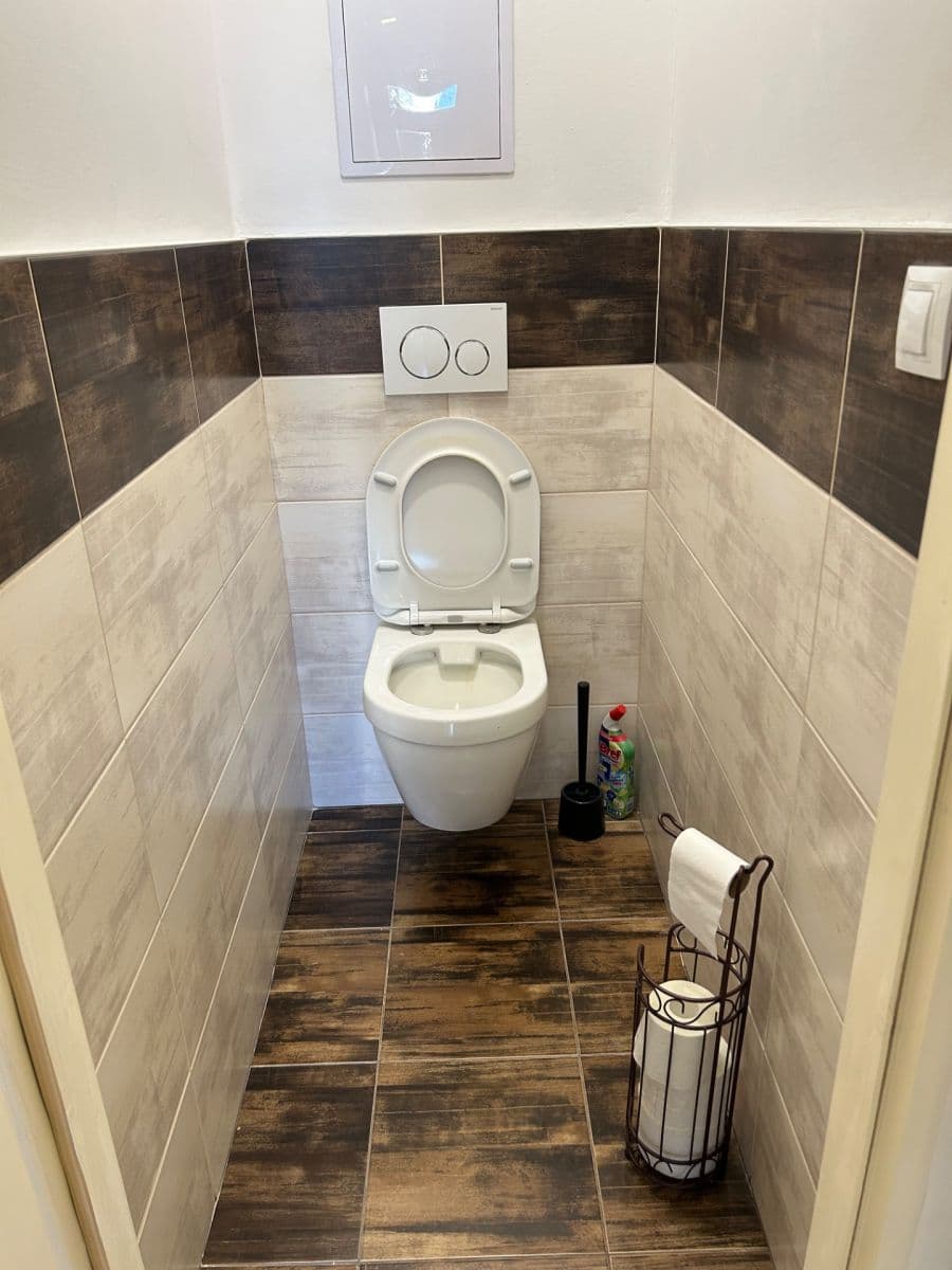 1 bedroom with open-plan kitchen flat to rent, 64 m², Stroupežnického, Prague, Prague 1 bedroom with open-plan kitchen flat to rent, 64 m², Stroupežnického, Prague, Prague