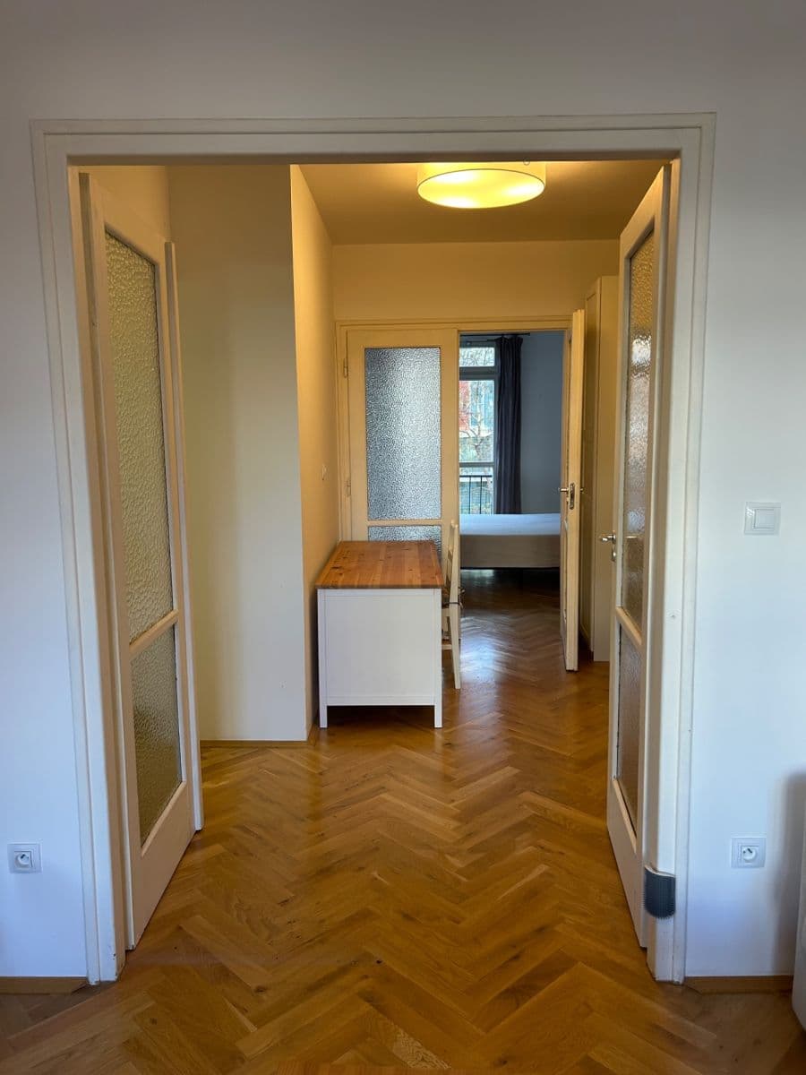 1 bedroom with open-plan kitchen flat to rent, 64 m², Stroupežnického, Prague, Prague 1 bedroom with open-plan kitchen flat to rent, 64 m², Stroupežnického, Prague, Prague