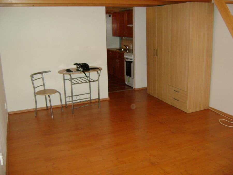 Studio flat to rent, 35 m², Černokostelecká, Prague, Prague Studio flat to rent, 35 m², Černokostelecká, Prague, Prague