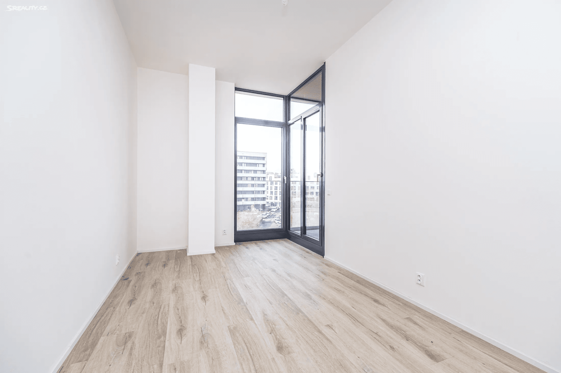 1 bedroom with open-plan kitchen flat to rent, 57 m², Malešická, Prague, Prague 1 bedroom with open-plan kitchen flat to rent, 57 m², Malešická, Prague, Prague