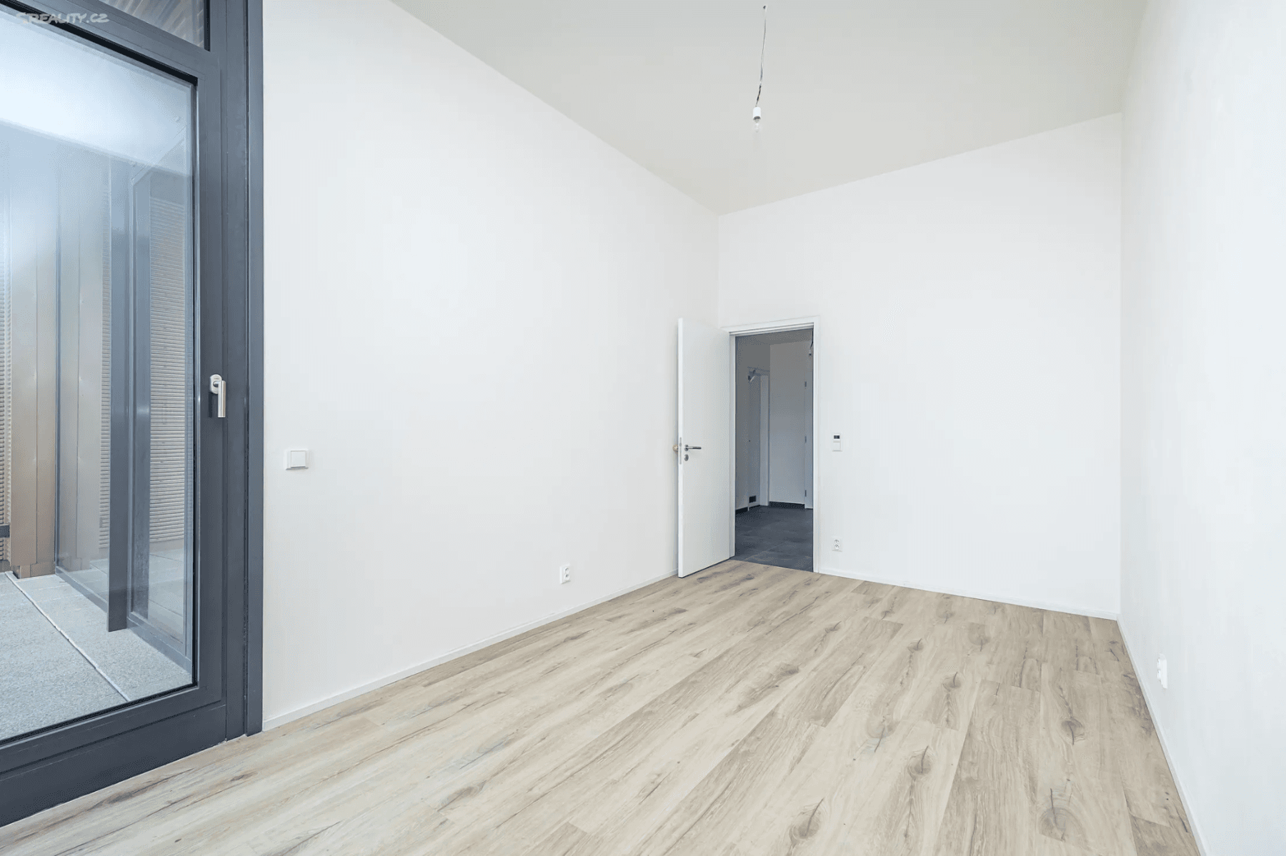 1 bedroom with open-plan kitchen flat to rent, 57 m², Malešická, Prague, Prague 1 bedroom with open-plan kitchen flat to rent, 57 m², Malešická, Prague, Prague