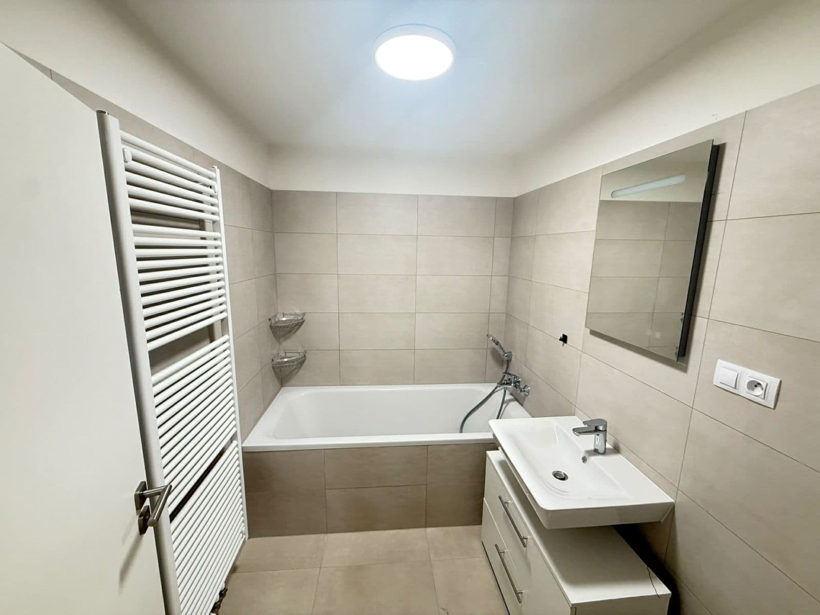 1 bedroom with open-plan kitchen flat to rent, 119 m², Sportovní, Brno, Jihomoravský Region 1 bedroom with open-plan kitchen flat to rent, 119 m², Sportovní, Brno, Jihomoravský Region