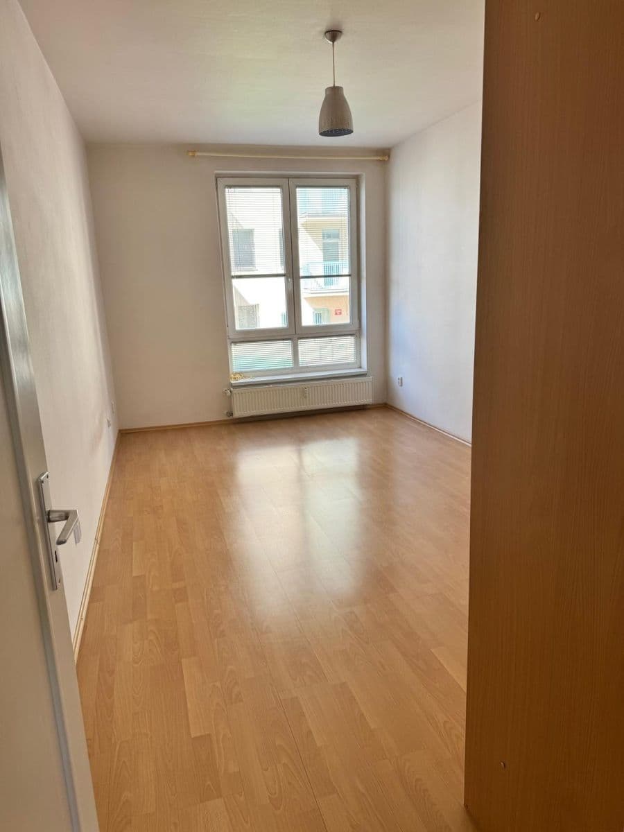 1 bedroom with open-plan kitchen flat to rent, 57 m², Za černým mostem, Prague, Prague 1 bedroom with open-plan kitchen flat to rent, 57 m², Za černým mostem, Prague, Prague