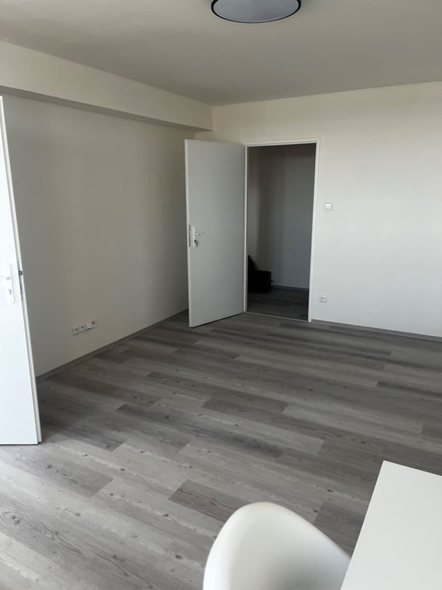 3 bedroom flat to rent, 81 m², Evropská, Prague, Prague 3 bedroom flat to rent, 81 m², Evropská, Prague, Prague