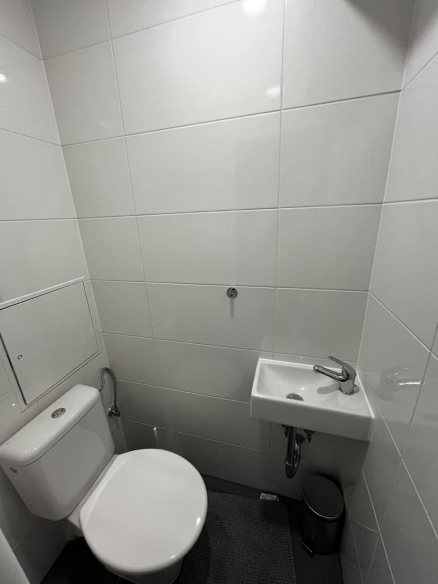 3 bedroom flat to rent, 81 m², Evropská, Prague, Prague 3 bedroom flat to rent, 81 m², Evropská, Prague, Prague