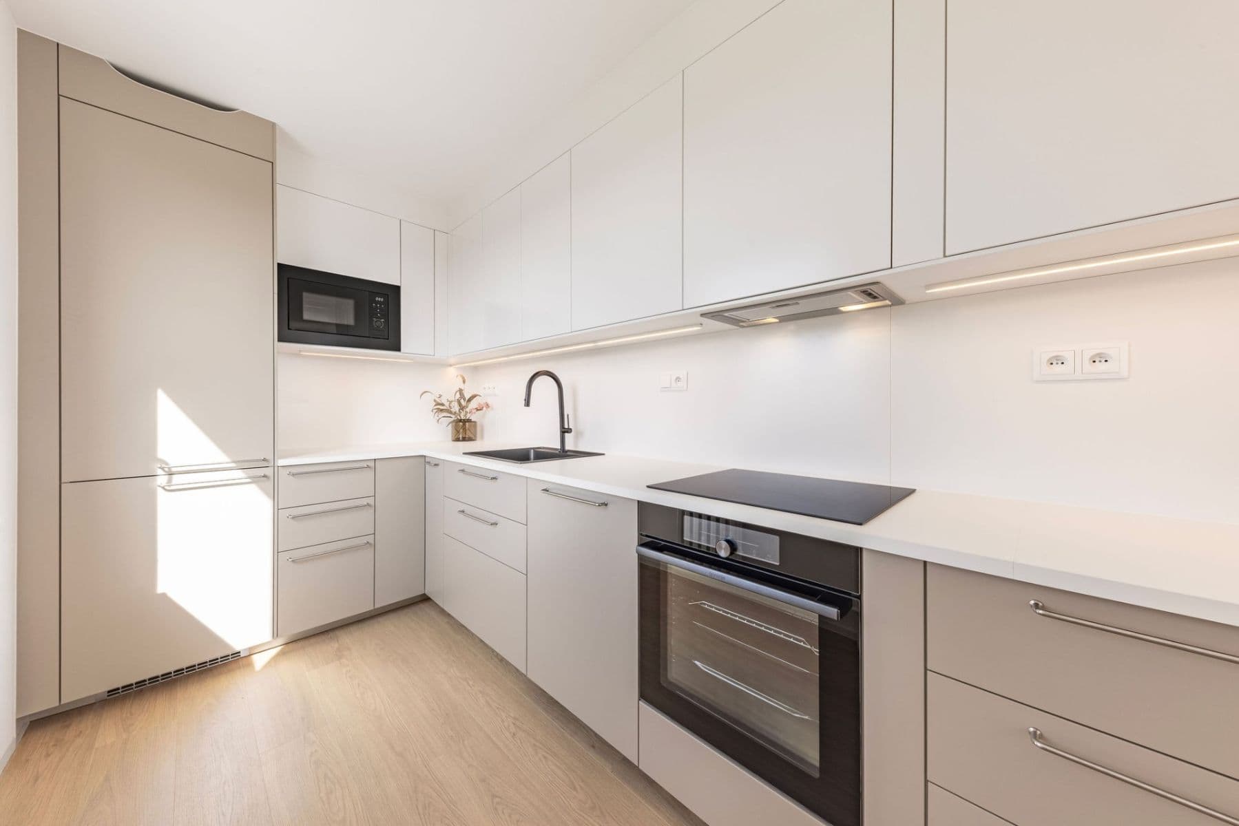 2 bedroom with open-plan kitchen flat for sale, 70 m², Jažlovická, Prague, Prague 2 bedroom with open-plan kitchen flat for sale, 70 m², Jažlovická, Prague, Prague