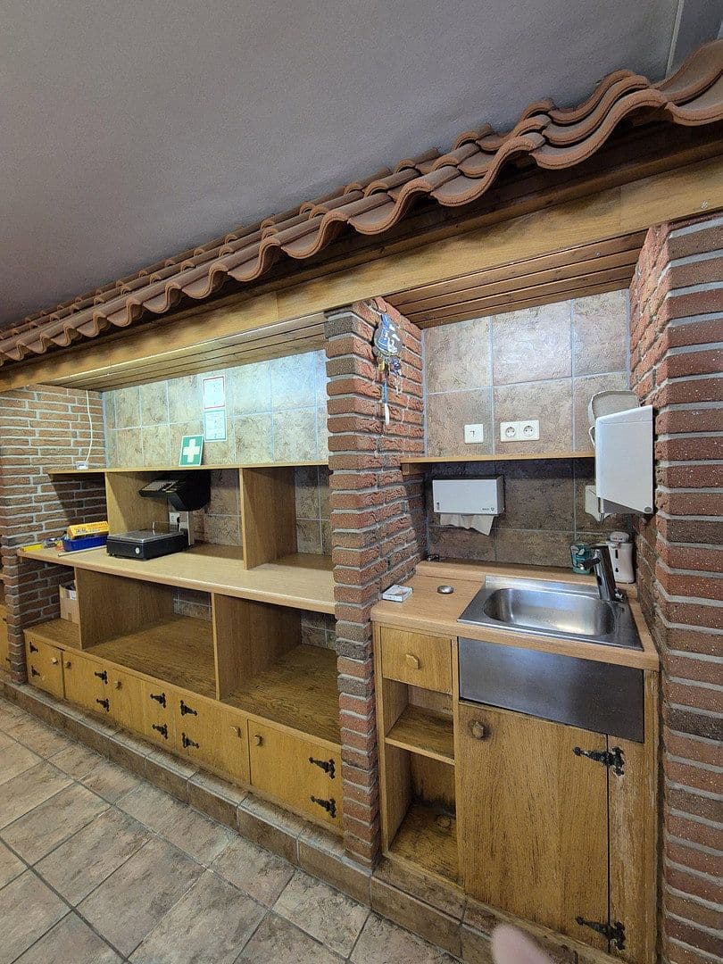 non-residential property to rent, 196 m², Garbsen, Lower Saxony non-residential property to rent, 196 m², Garbsen, Lower Saxony