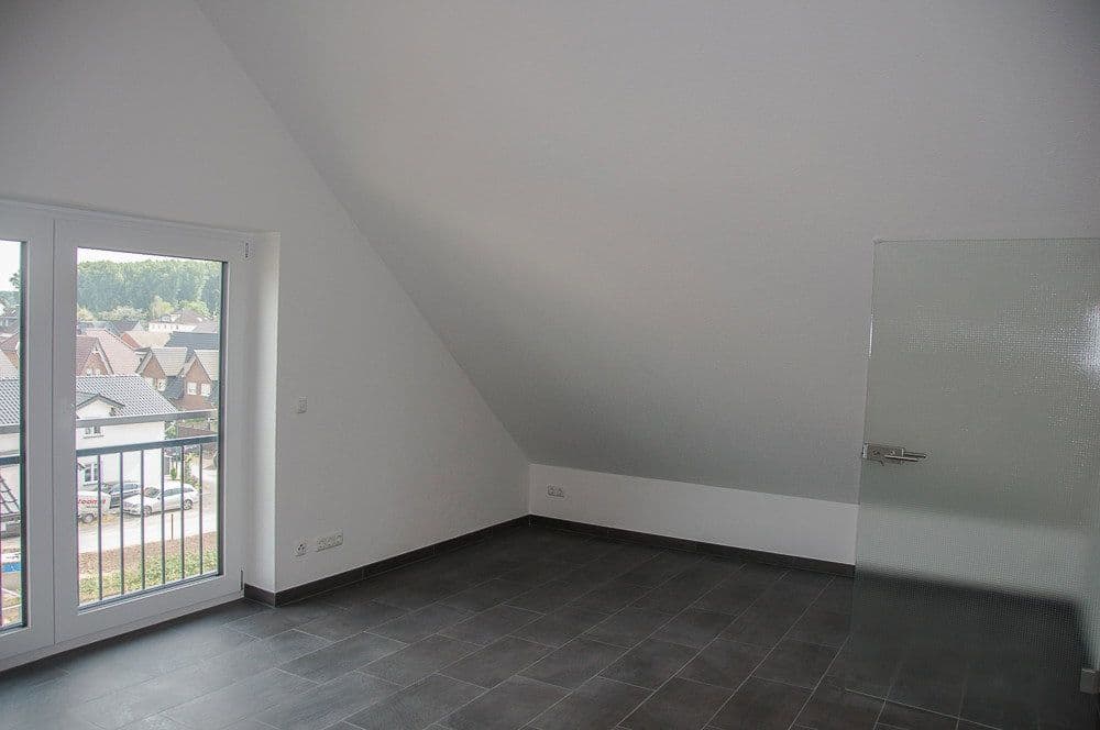 5 bedroom flat to rent, 170 m², Niederkassel, North Rhine-Westphalia 5 bedroom flat to rent, 170 m², Niederkassel, North Rhine-Westphalia