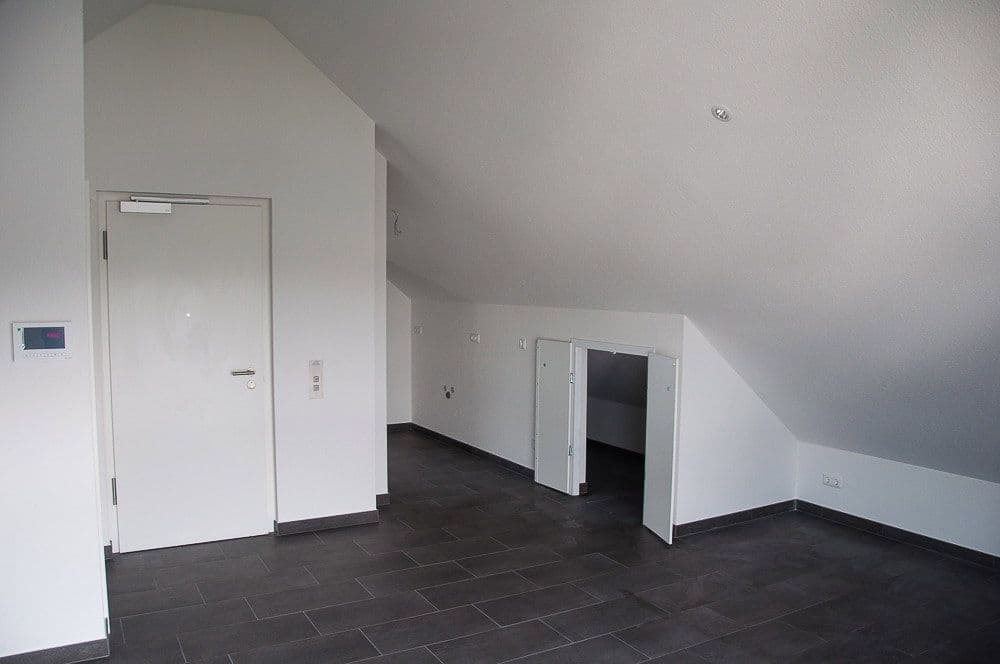 5 bedroom flat to rent, 170 m², Niederkassel, North Rhine-Westphalia 5 bedroom flat to rent, 170 m², Niederkassel, North Rhine-Westphalia