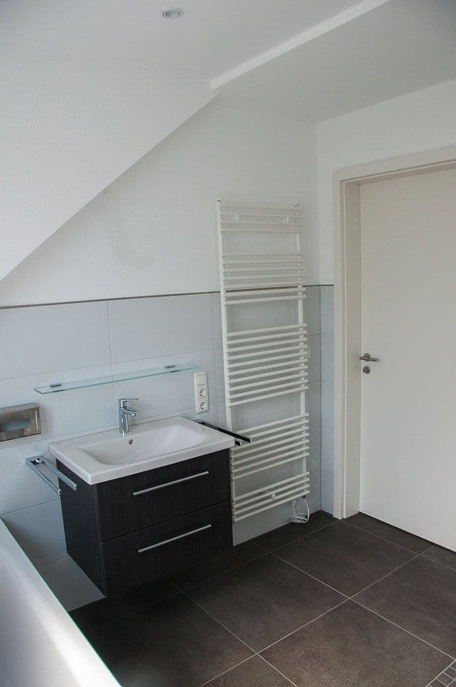 5 bedroom flat to rent, 170 m², Niederkassel, North Rhine-Westphalia 5 bedroom flat to rent, 170 m², Niederkassel, North Rhine-Westphalia