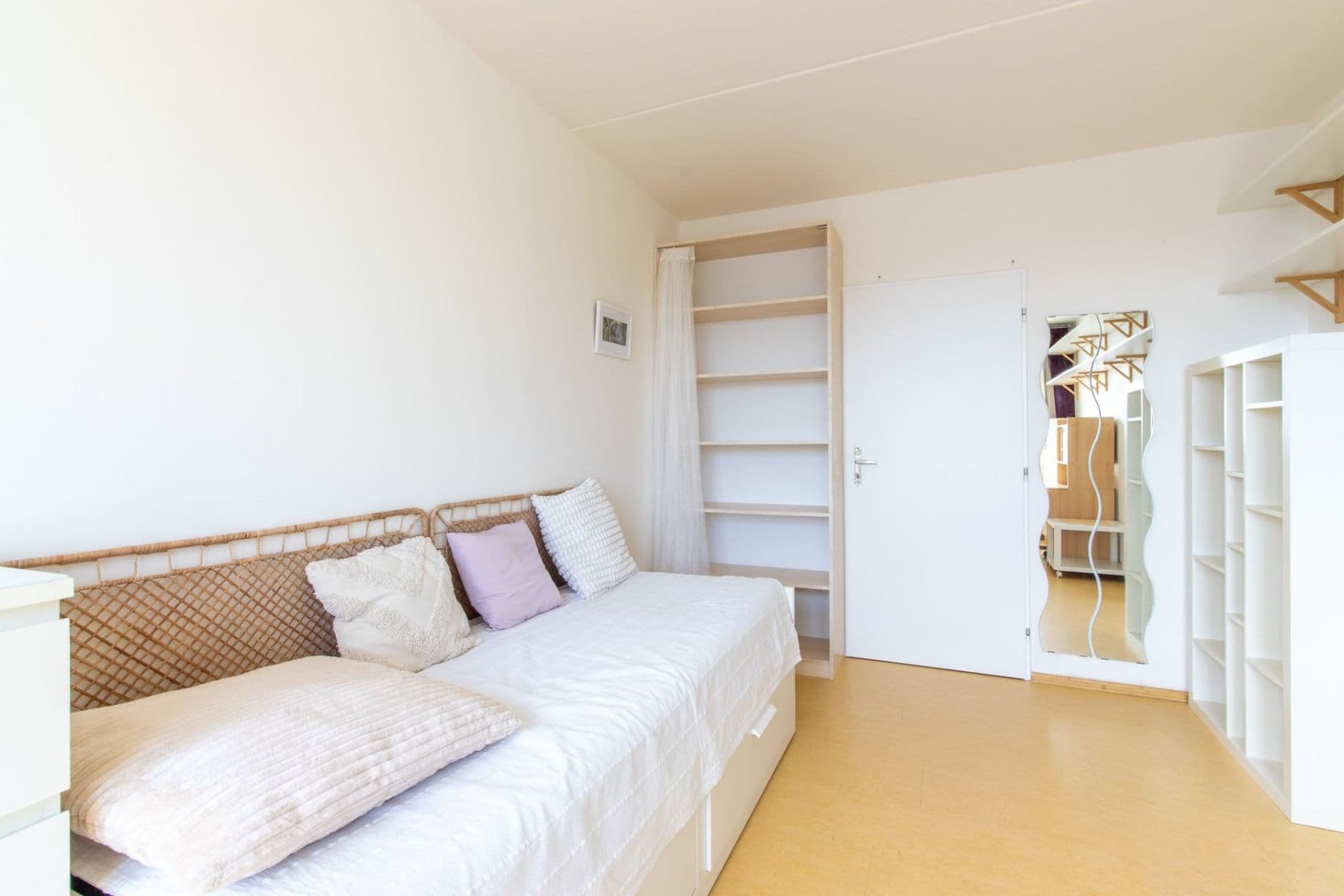 1 bedroom with open-plan kitchen flat to rent, 39 m², Bryksova, Prague, Prague 1 bedroom with open-plan kitchen flat to rent, 39 m², Bryksova, Prague, Prague