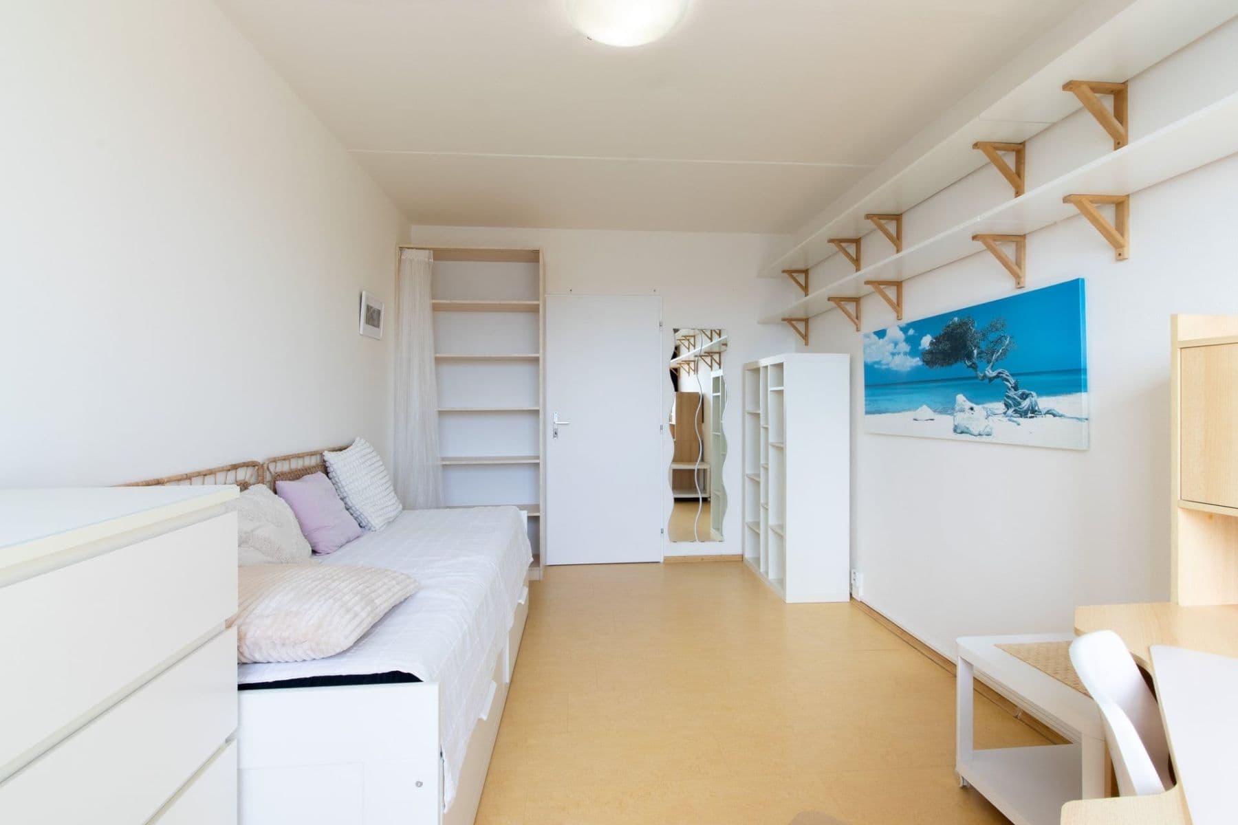1 bedroom with open-plan kitchen flat to rent, 39 m², Bryksova, Prague, Prague 1 bedroom with open-plan kitchen flat to rent, 39 m², Bryksova, Prague, Prague