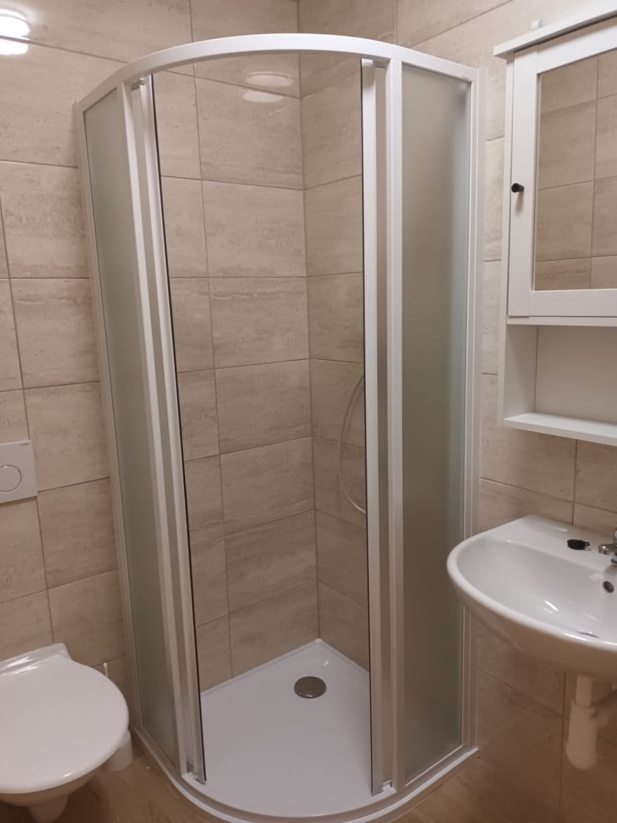 1 bedroom with open-plan kitchen flat to rent, 31 m², Holečkova, Prague, Prague 1 bedroom with open-plan kitchen flat to rent, 31 m², Holečkova, Prague, Prague