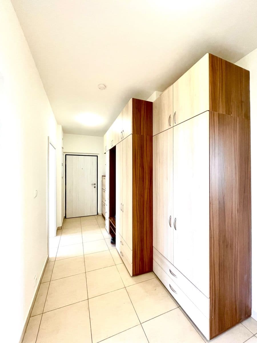 2 bedroom with open-plan kitchen flat to rent, 88 m², Cukrova, Prague, Prague 2 bedroom with open-plan kitchen flat to rent, 88 m², Cukrova, Prague, Prague