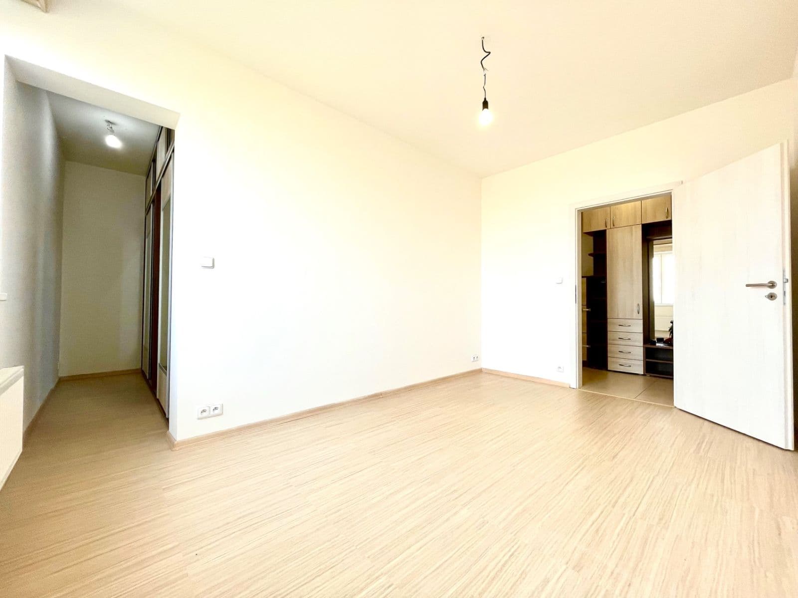 2 bedroom with open-plan kitchen flat to rent, 88 m², Cukrova, Prague, Prague 2 bedroom with open-plan kitchen flat to rent, 88 m², Cukrova, Prague, Prague