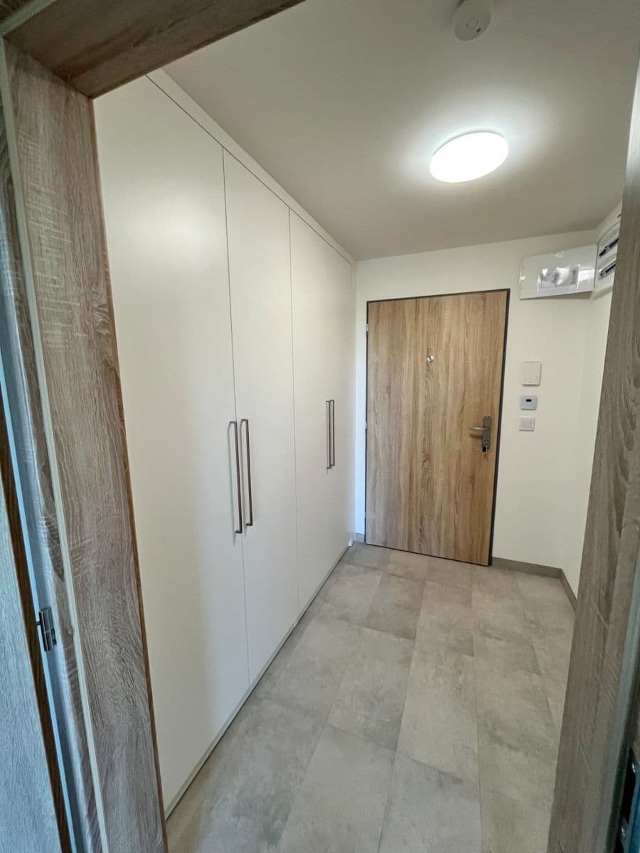 Studio flat to rent, 33 m², Strančická, Prague, Prague Studio flat to rent, 33 m², Strančická, Prague, Prague
