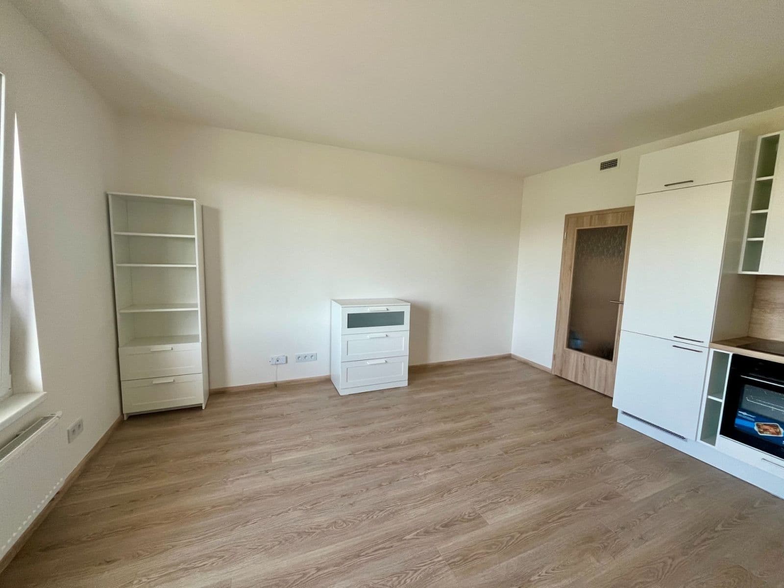 Studio flat to rent, 33 m², Strančická, Prague, Prague Studio flat to rent, 33 m², Strančická, Prague, Prague