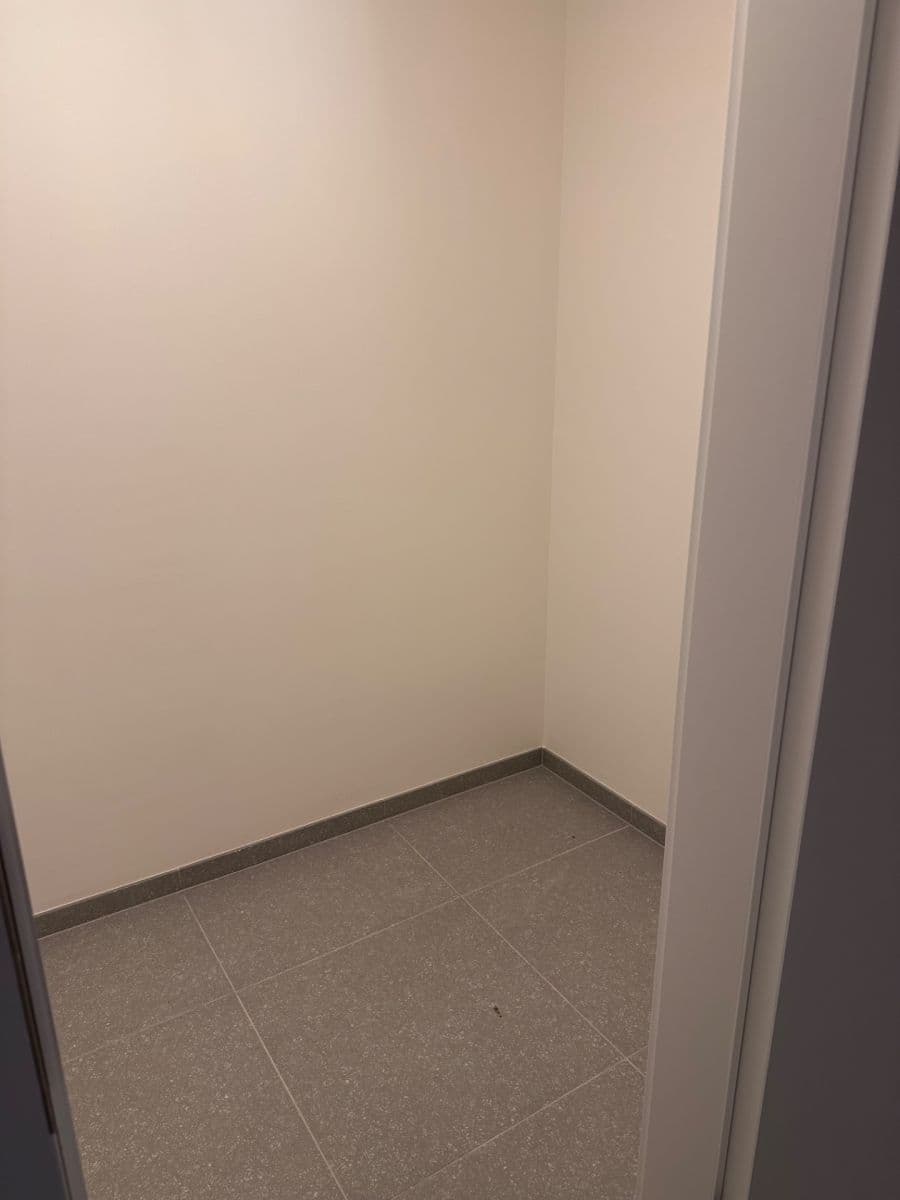 2 bedroom with open-plan kitchen flat to rent, 77 m², Kolmanova, Prague, Prague 2 bedroom with open-plan kitchen flat to rent, 77 m², Kolmanova, Prague, Prague